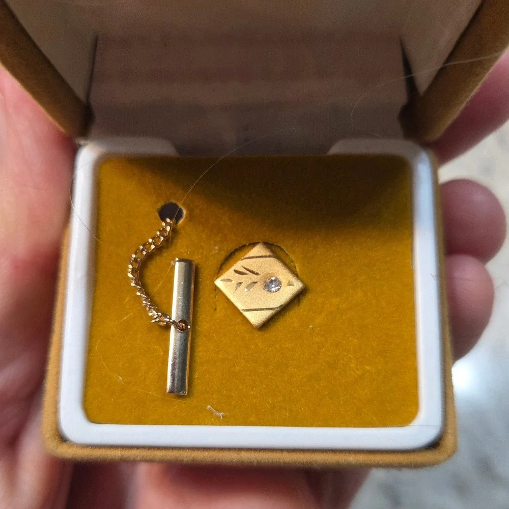 Vintage Goldwall Tie Tack Gold Tone Square Etched Leaf Clear Stone Safety Chain